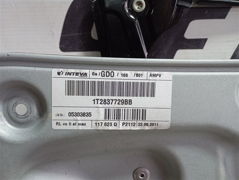 Стеклоподъемник Volkswagen Touran 2011 1T
