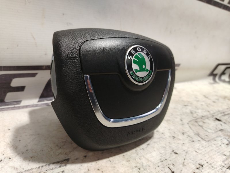 Подушка безопасности в руль Skoda Octavia 2009