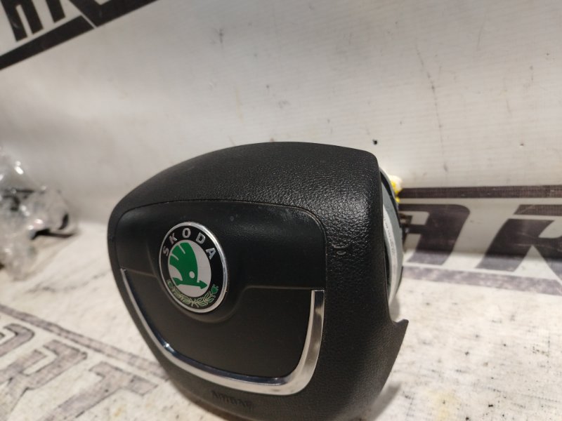 Подушка безопасности в руль Skoda Octavia 2009