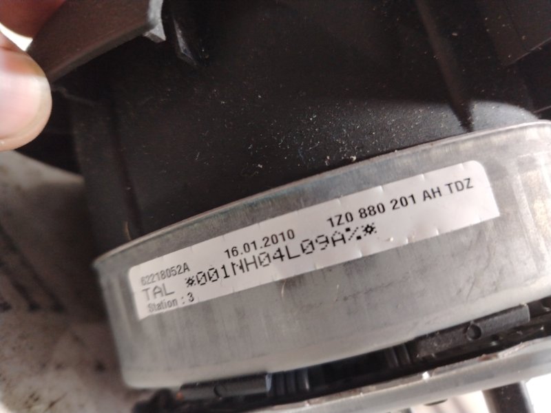 Подушка безопасности в руль Skoda Octavia 2009