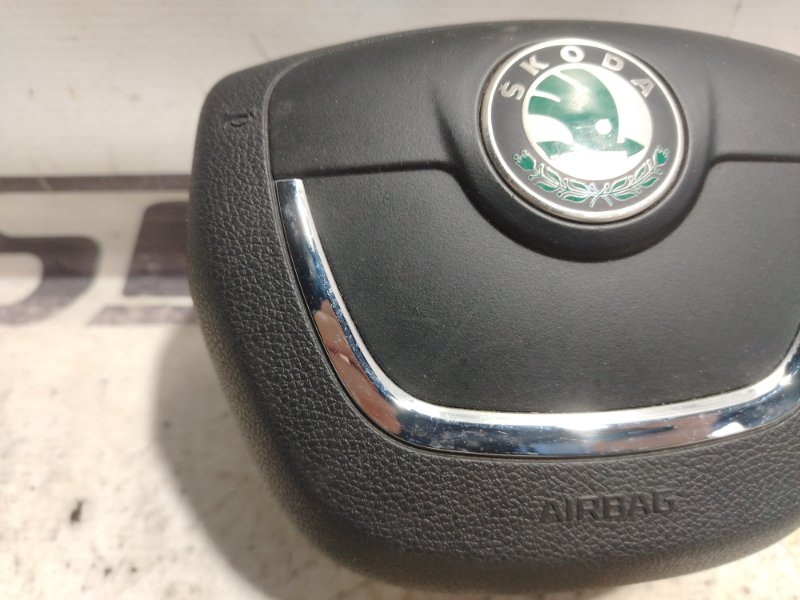 Подушка безопасности в руль Skoda Octavia 2011