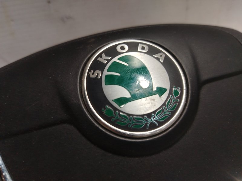 Подушка безопасности в руль Skoda Octavia 2011