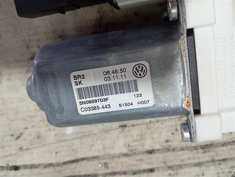 Мотор стеклоподъемника Volkswagen Tiguan 2012 5N