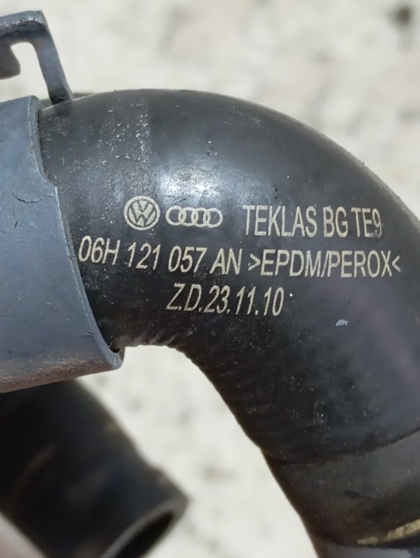 Патрубок системы охлаждения Audi A4 2012 B8