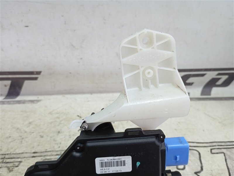 Замок двери Volkswagen Touran 2011 1T