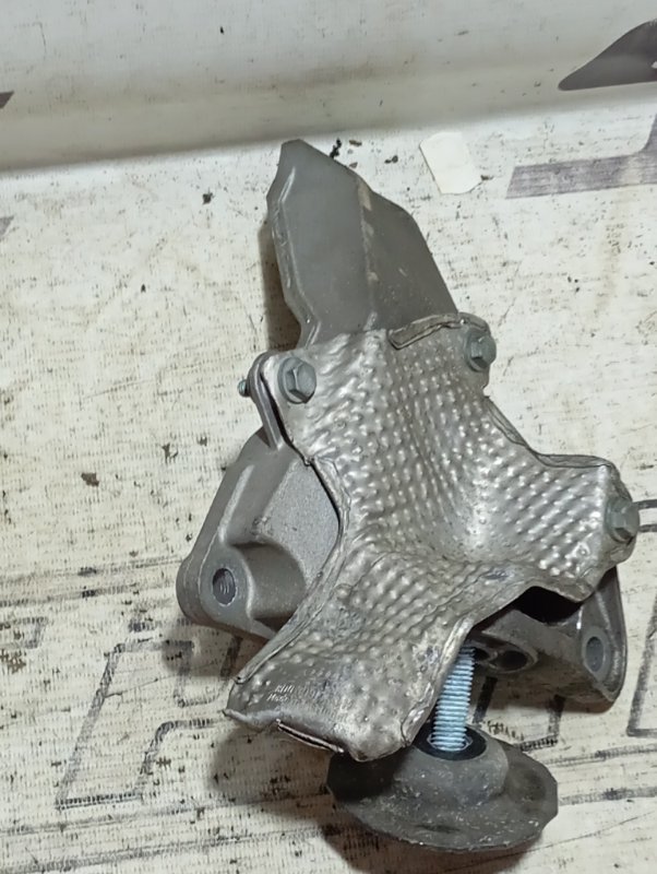 Кронштейн АКПП Volkswagen Passat 2002 B5