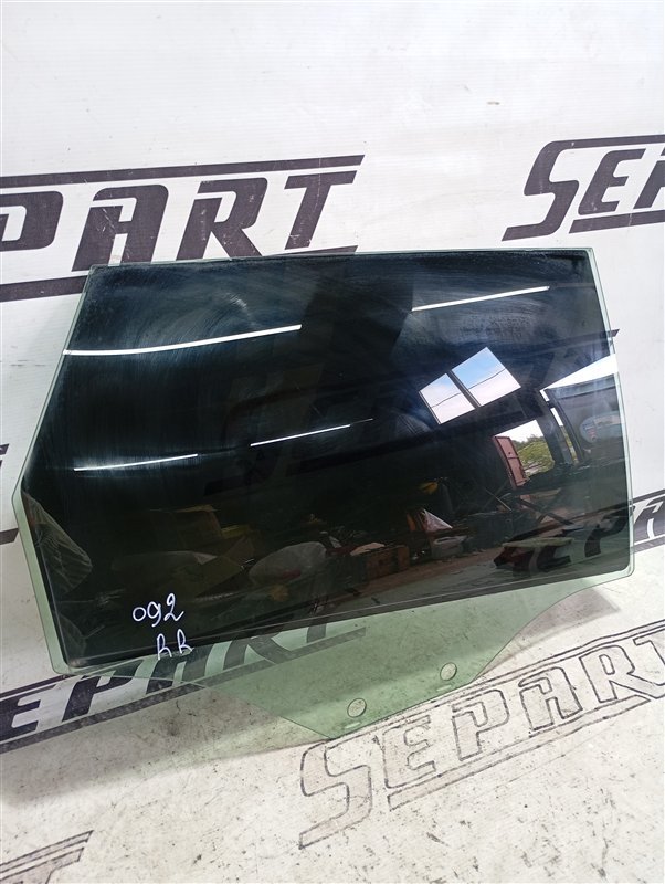 Стекло двери Audi A3 2009 8P