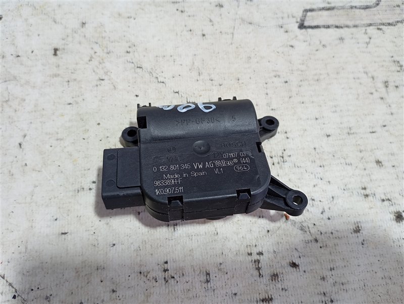 Сервопривод заслонки печки Volkswagen Passat 2008 B6