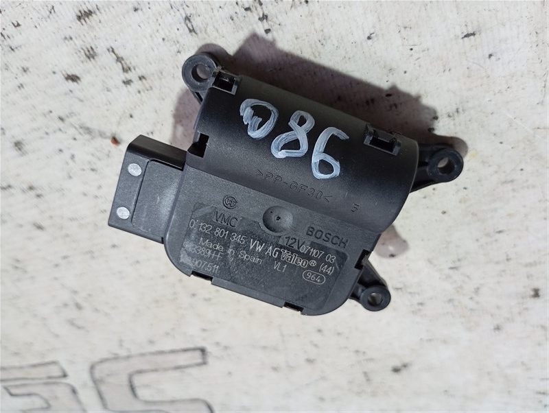 Сервопривод заслонки печки Volkswagen Passat 2008 B6