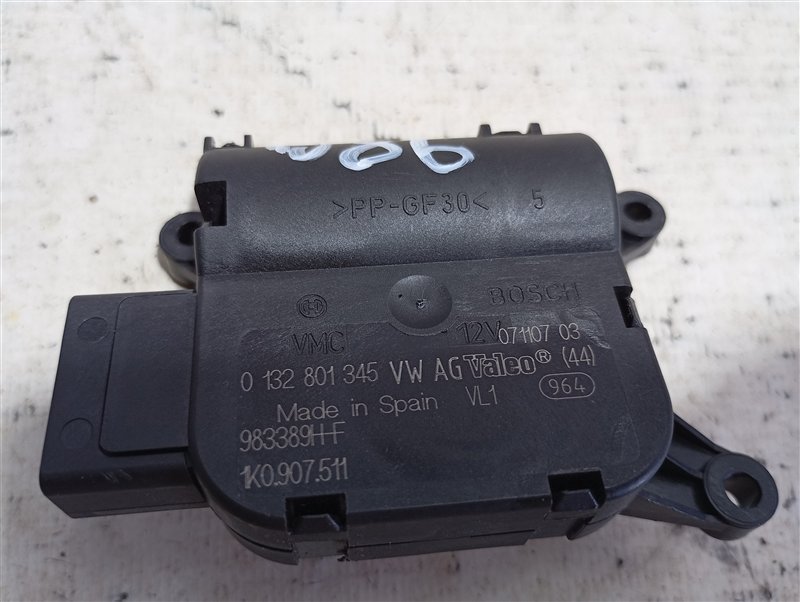 Сервопривод заслонки печки Volkswagen Passat 2008 B6