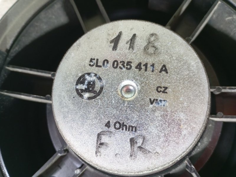 Динамик двери Skoda YETI 2010 5L