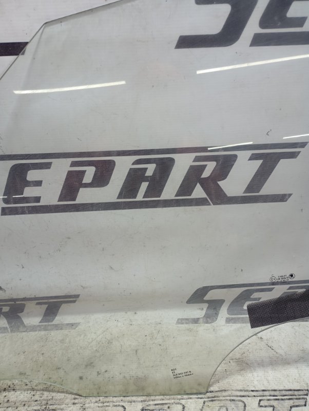Стекло двери Skoda YETI 2010 5L