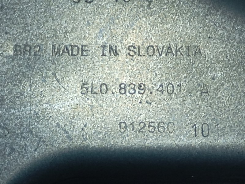 Стеклоподъемник Skoda YETI 2010 5L