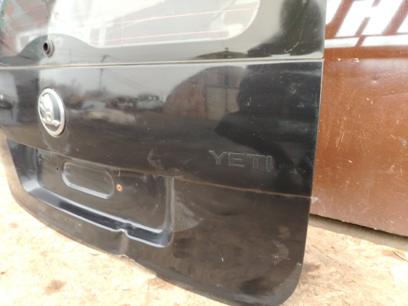Крышка багажника Skoda YETI 2010 5L