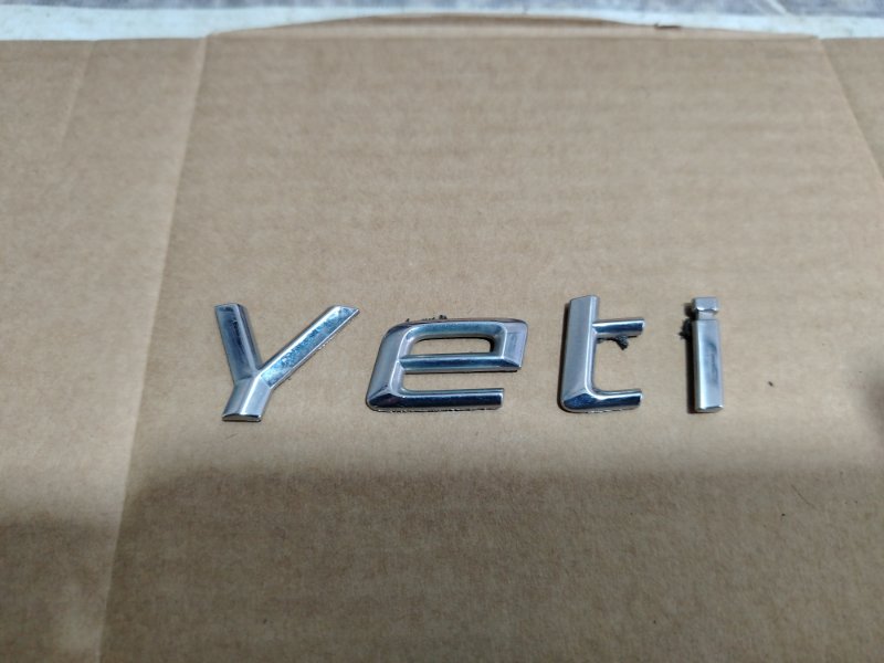 Эмблема Skoda YETI 2013