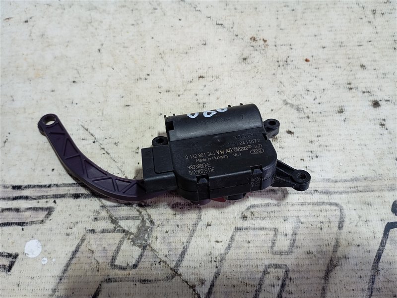 Сервопривод заслонки печки Volkswagen Passat 2008 B6