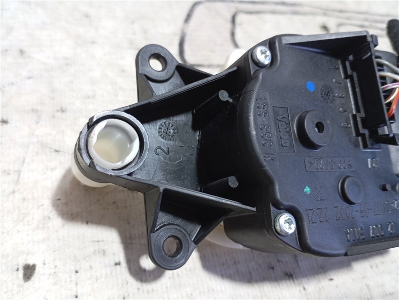 Сервопривод заслонки печки Volkswagen Passat 2002 B5