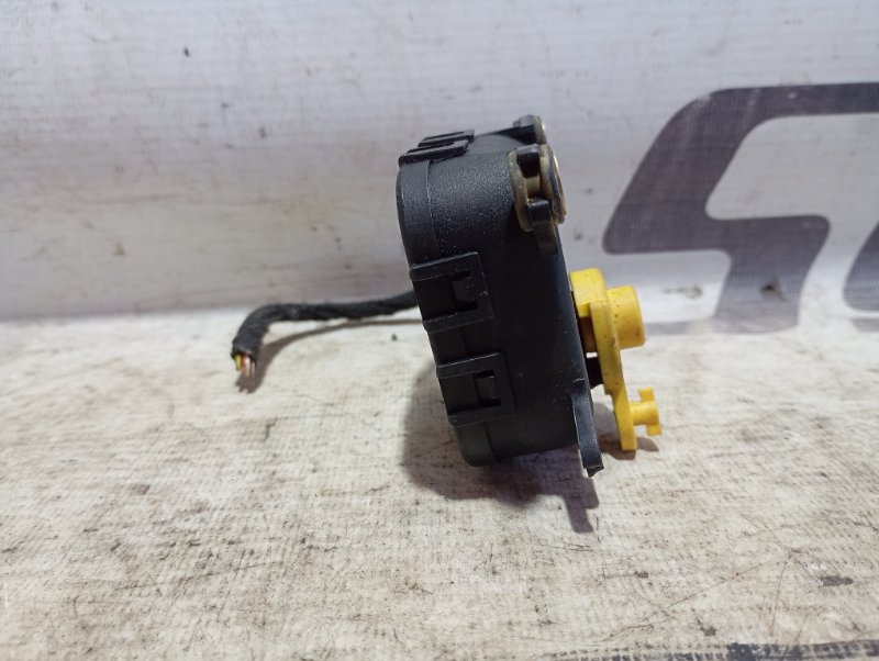 Сервопривод заслонки печки Volkswagen Passat 2002 B5
