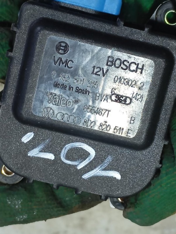 Сервопривод заслонки печки Volkswagen Passat 2002 B5