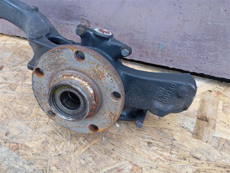 Кулак поворотный Volkswagen Passat 2002 B5
