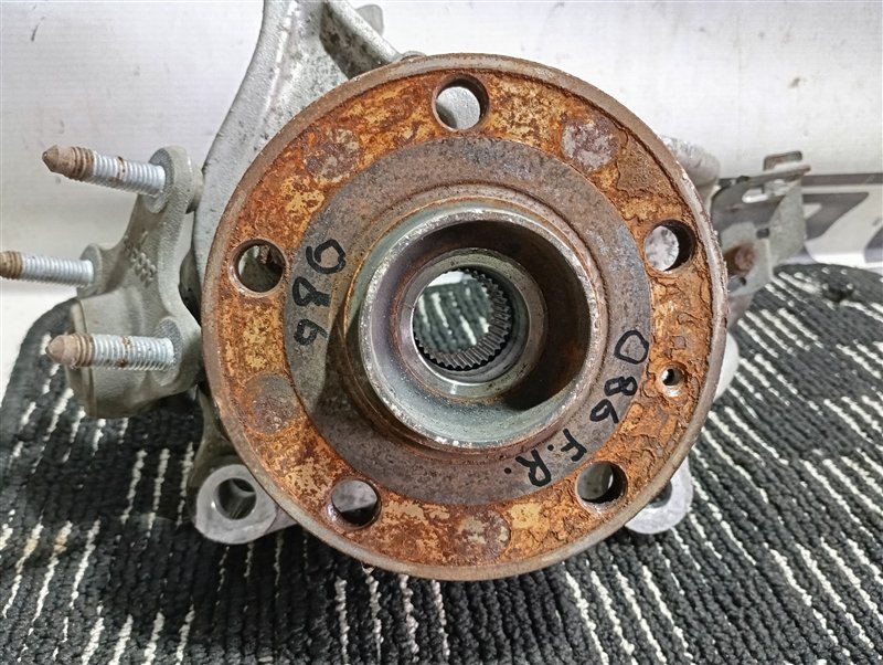 Кулак поворотный Volkswagen Passat 2008 B6