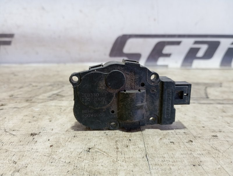 Сервопривод заслонки печки Audi A4 B8