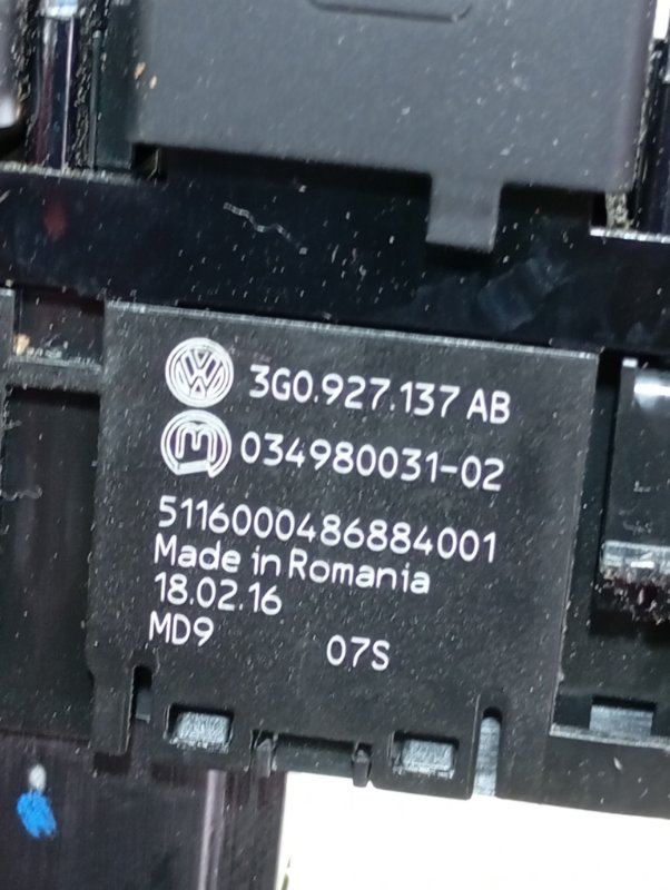 Блок кнопок Volkswagen Passat 2016 B8
