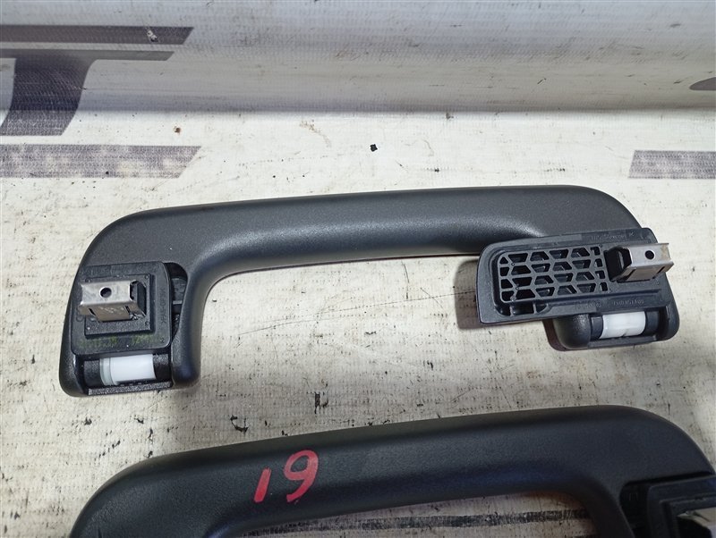 Ручки потолочные Audi A4 2016 B9