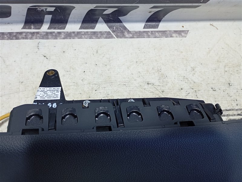 Подушка безопасности в сиденье Volkswagen Tiguan 2012 5N