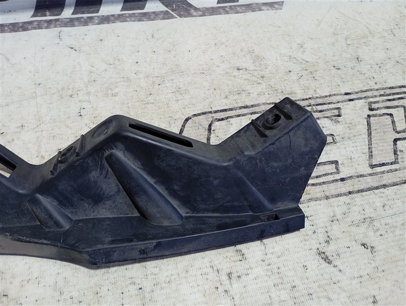 Кронштейн бампера Volkswagen Passat 2008 B6