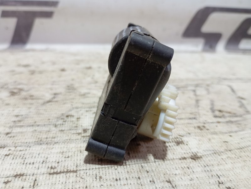Сервопривод заслонки печки Audi A6 2005 C6