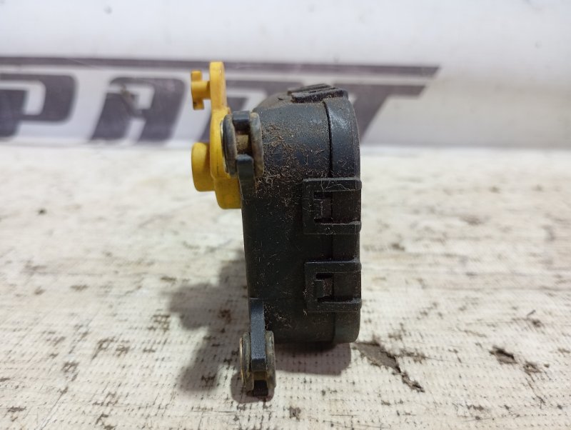 Сервопривод заслонки печки Volkswagen Passat B5