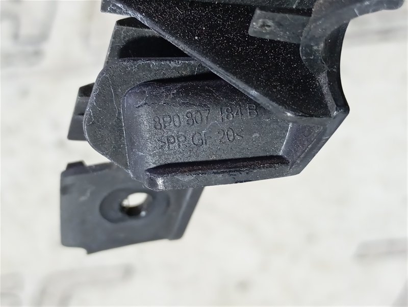 Кронштейн бампера Audi A3 2009 8P