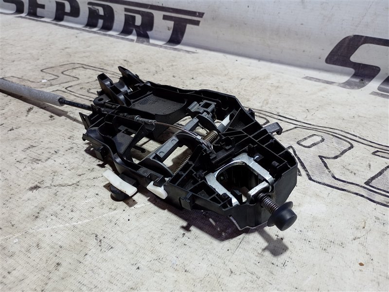 Кронштейн ручки двери Volkswagen Passat B8