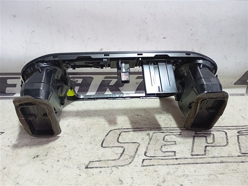 Накладка консоли центральной Volkswagen Tiguan 2012 5N
