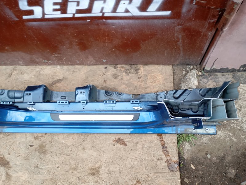 Порог Audi A4 2008 B8