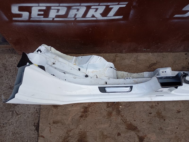 Порог Audi A4 2008 B8