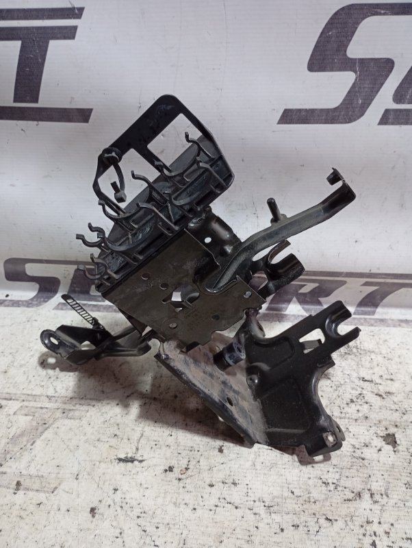 Кронштейн блока ABS Audi A4 2002 B6