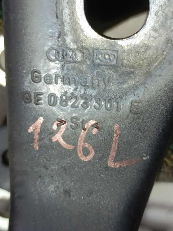 Петля капота Audi A4 2002 B6