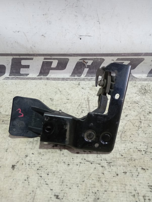 Крюк замка капота Audi A3 2010 8P