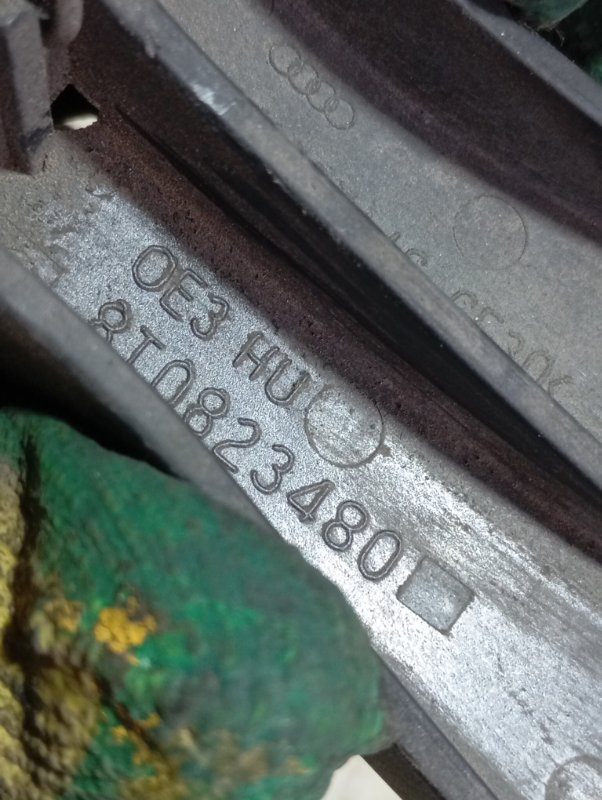 Крюк замка капота Audi A4 2008 B8