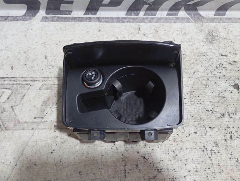 Пепельница Audi A6 2010 C6