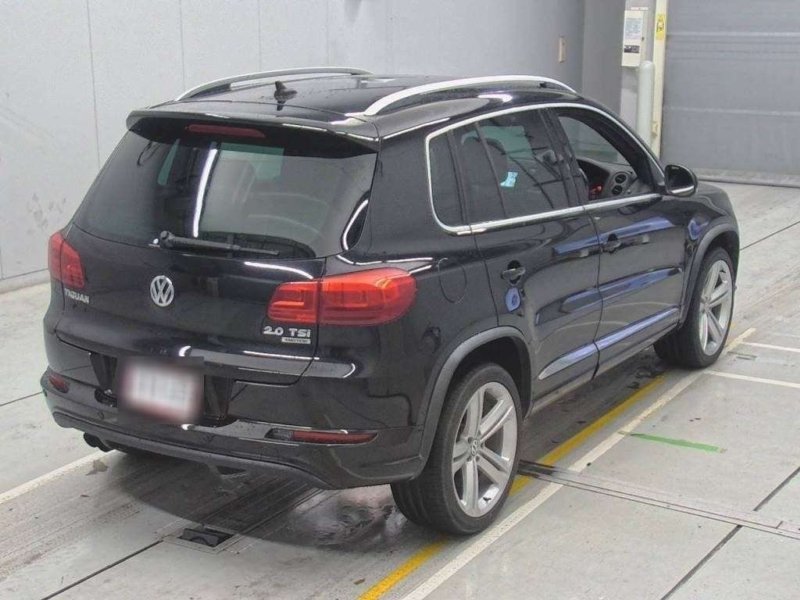 Volkswagen Tiguan R-Line 2.0 CCZD 2014 Volkswagen Tiguan 2014 5N