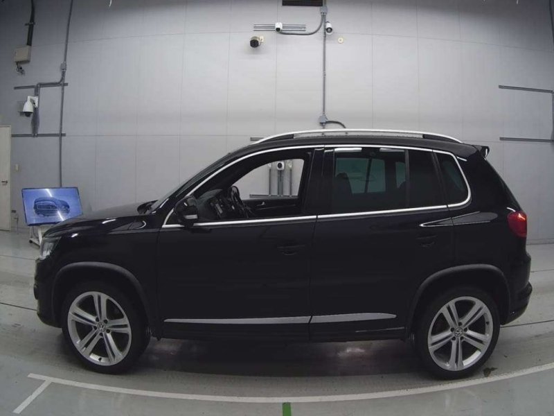 Volkswagen Tiguan R-Line 2.0 CCZD 2014 Volkswagen Tiguan 2014 5N