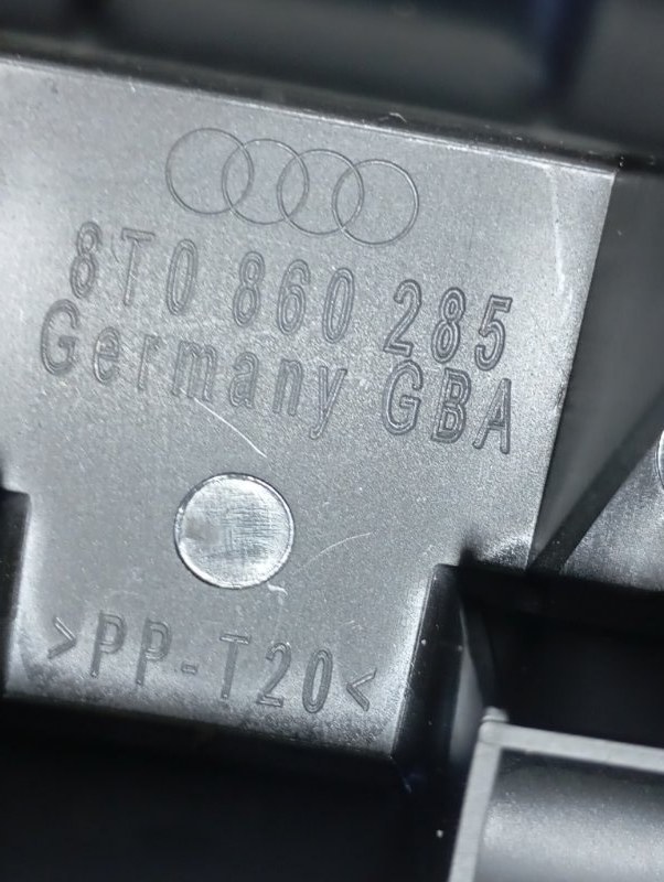 Кронштейн знака аварийной остановки Audi A4 2011 B8