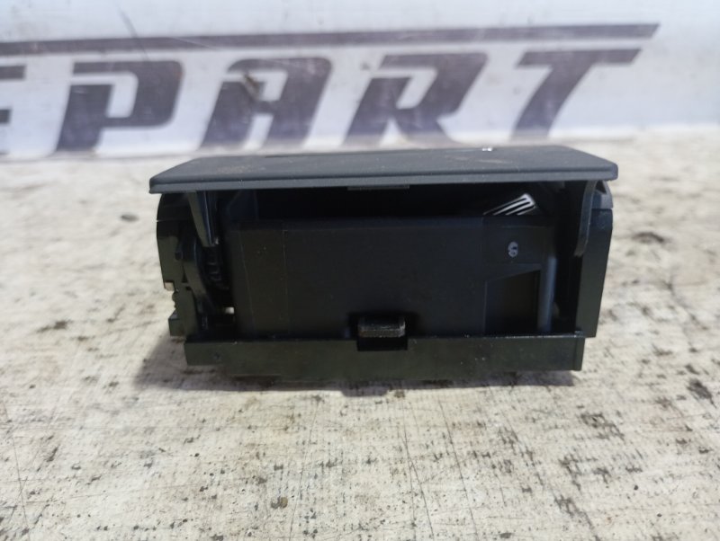 Пепельница Audi A6 2005 C6