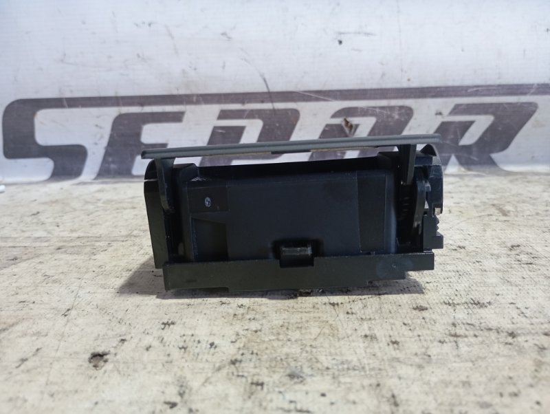 Пепельница Audi A6 2005 C6