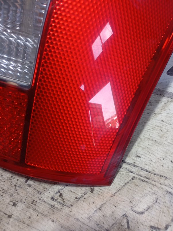 Фонарь Audi A4 2002 B6