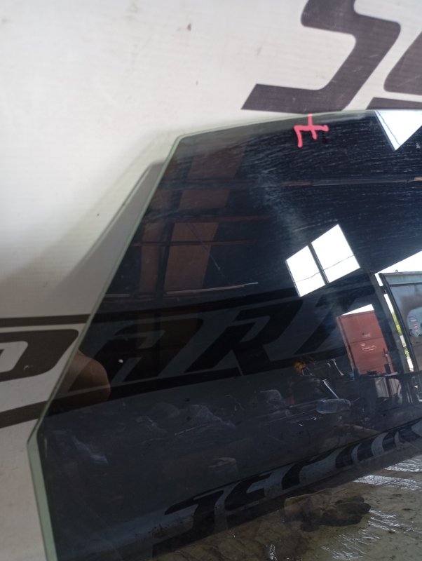 Стекло двери Audi A4 2006 B7