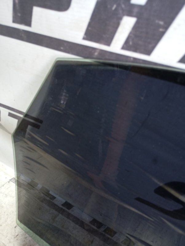 Стекло двери Audi A4 2006 B7